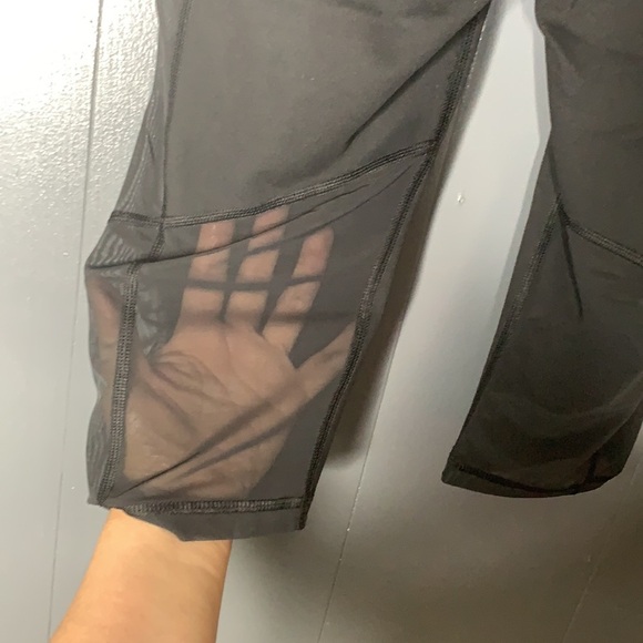 Victoria Sport Black Capri Leggings‎ Size M - Picture 6 of 13